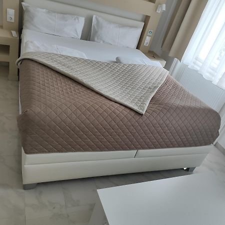 Ch-Hotel Luka Виена Екстериор снимка